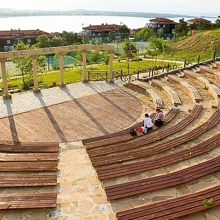Santa Marina - Designer With Sea View Terrace & Pools 소조폴