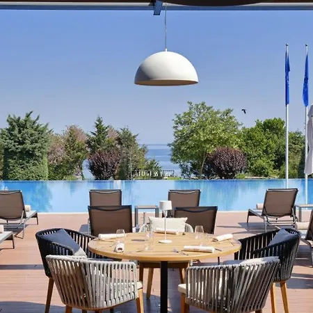 Santa Marina - Designer With Sea View Terrace & Pools 아파트