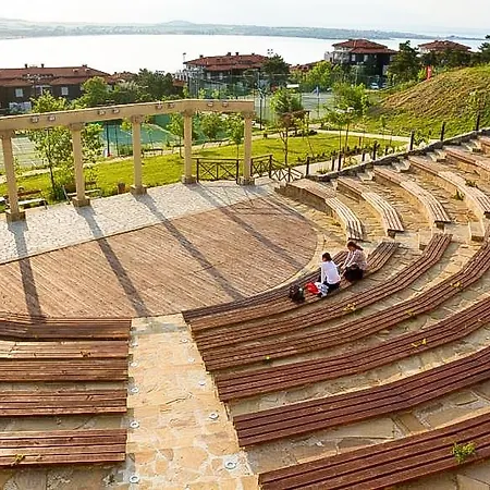 Santa Marina - Designer With Sea View Terrace & Pools Σωζόπολη