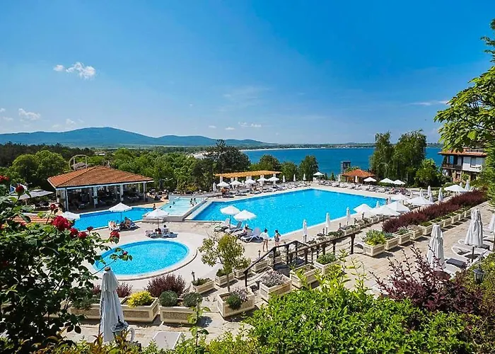 Santa Marina - Designer With Sea View Terrace & Pools *