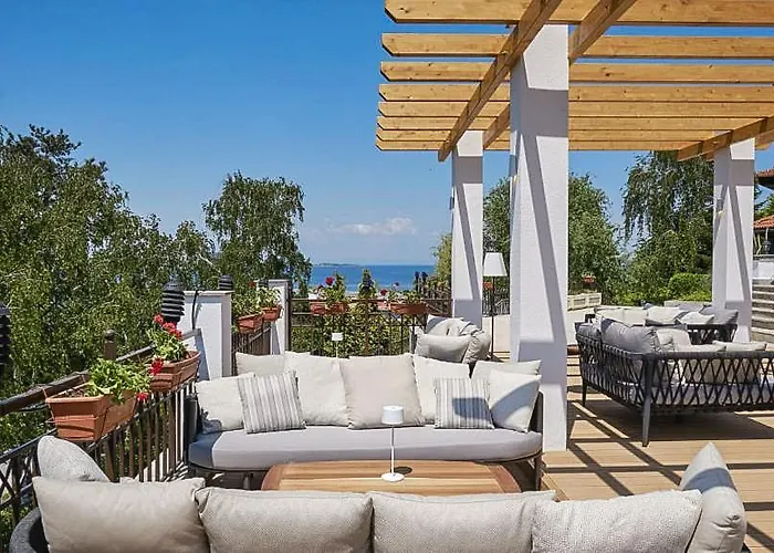 Santa Marina - Designer With Sea View Terrace & Pools 소조폴