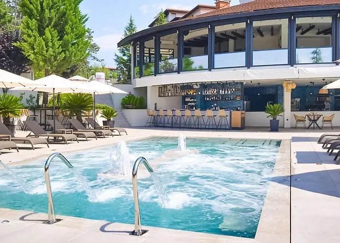 Santa Marina - Designer With Sea View Terrace & Pools 아파트 소조폴