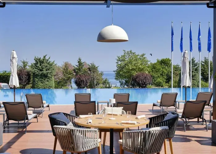 Santa Marina - Designer With Sea View Terrace & Pools 아파트